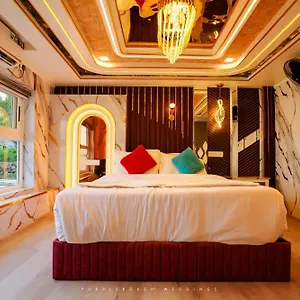 3* Botel Paradise Day Cruise Houseboat
